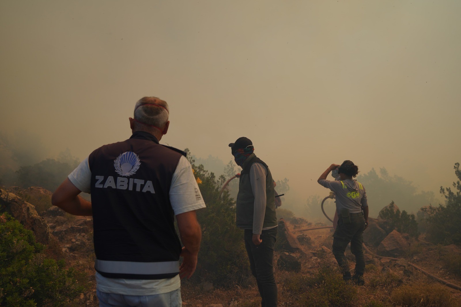 Çeşme’de yangınla mücadele 2. gününde devam ediyor