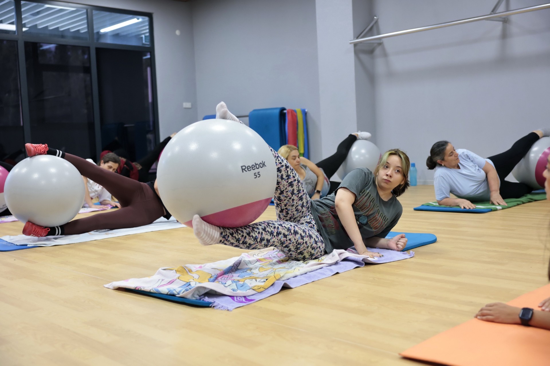 Konaklı kadınlar hem spor yapıyor hem sosyalleşiyor