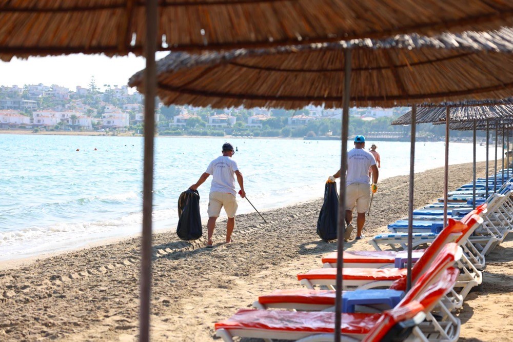 Çeşme Belediyesinden 19 plajda 7/24 temizlik