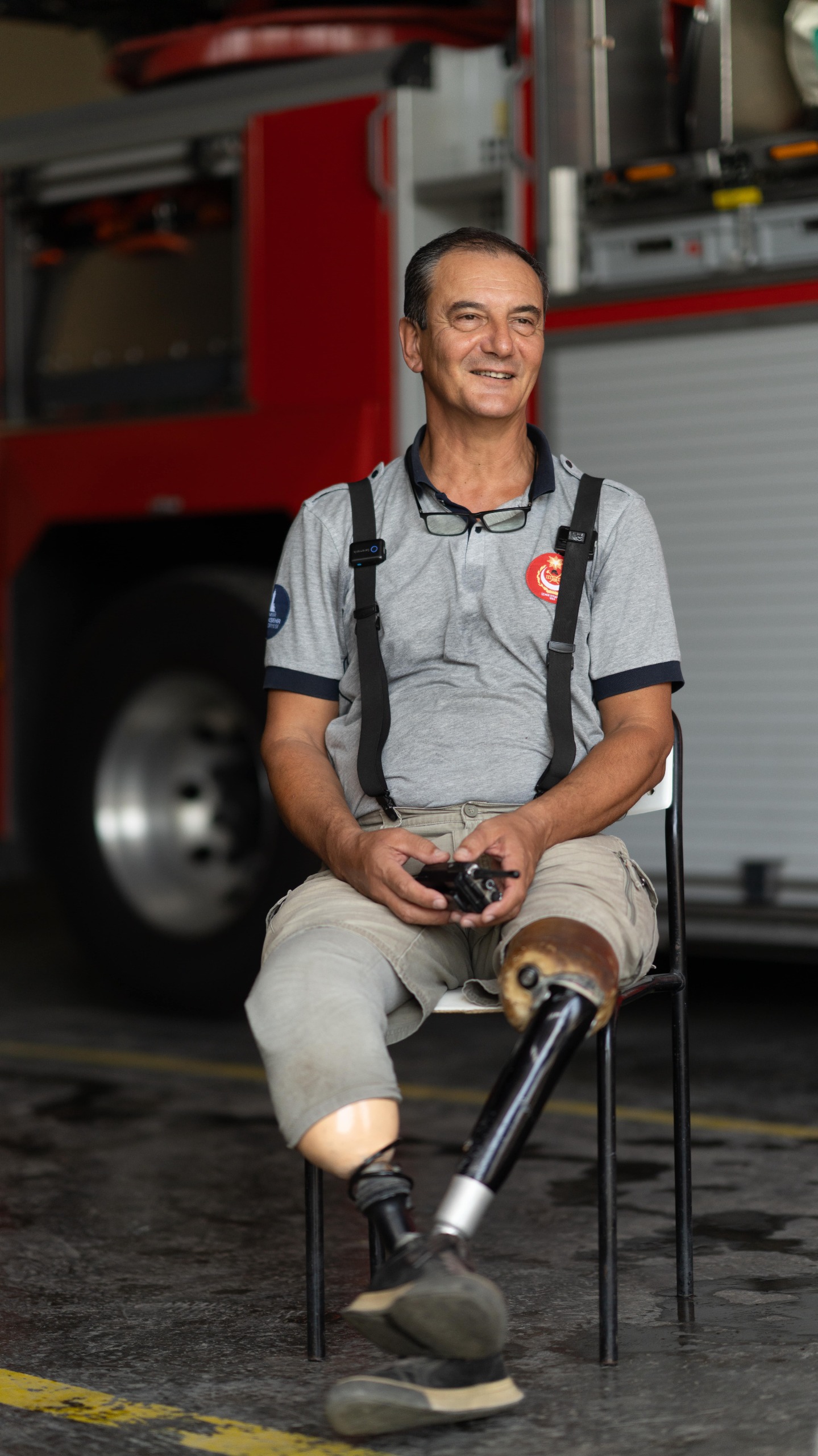 Engelli itfaiyeci çok sevdiği mesleğinden hiç kopmadı