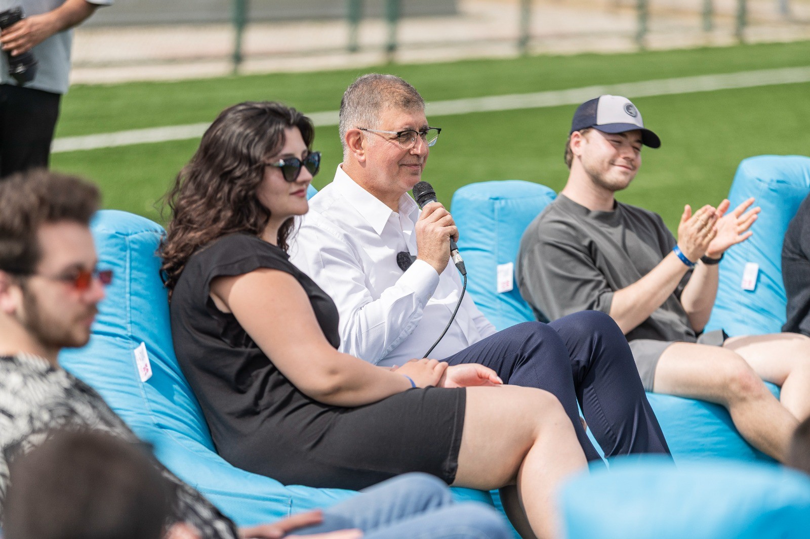 Çünkü İzmir gençleriyle güzel