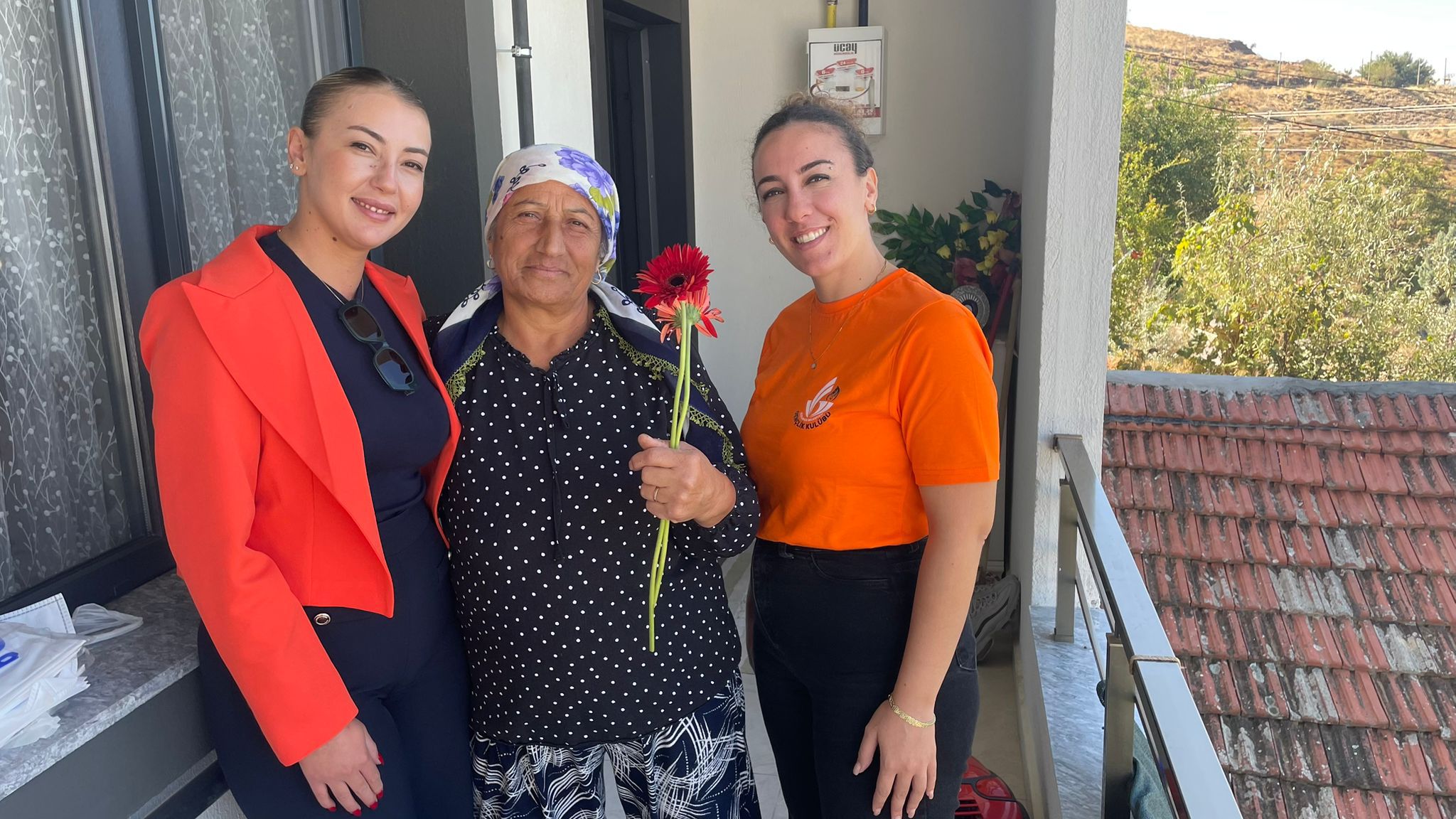 Dünya Yaşlılar Günü’nde Gençlerden Anlamlı Ziyaretler