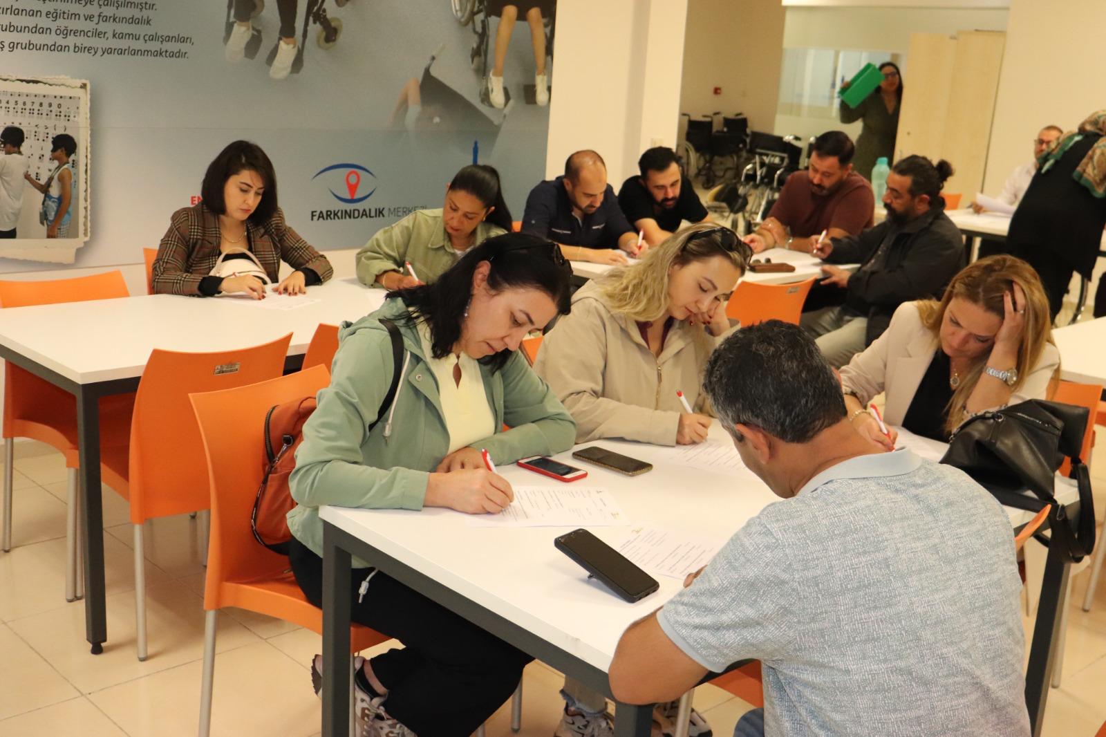 Buca Belediyesi personeline “empati” eğitimi