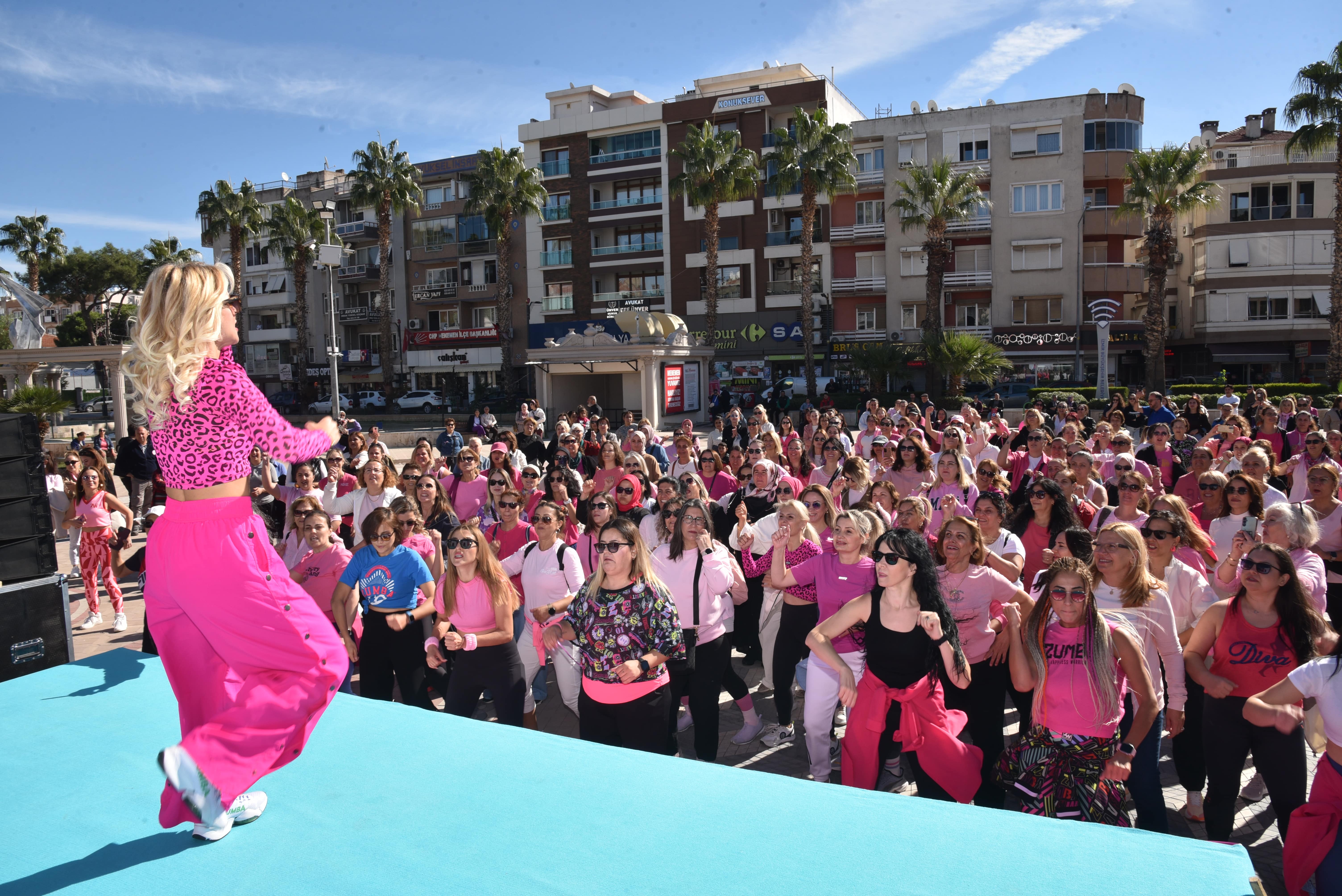 Menemenli kadınlar kansere karşı farkındalık için yürüdü