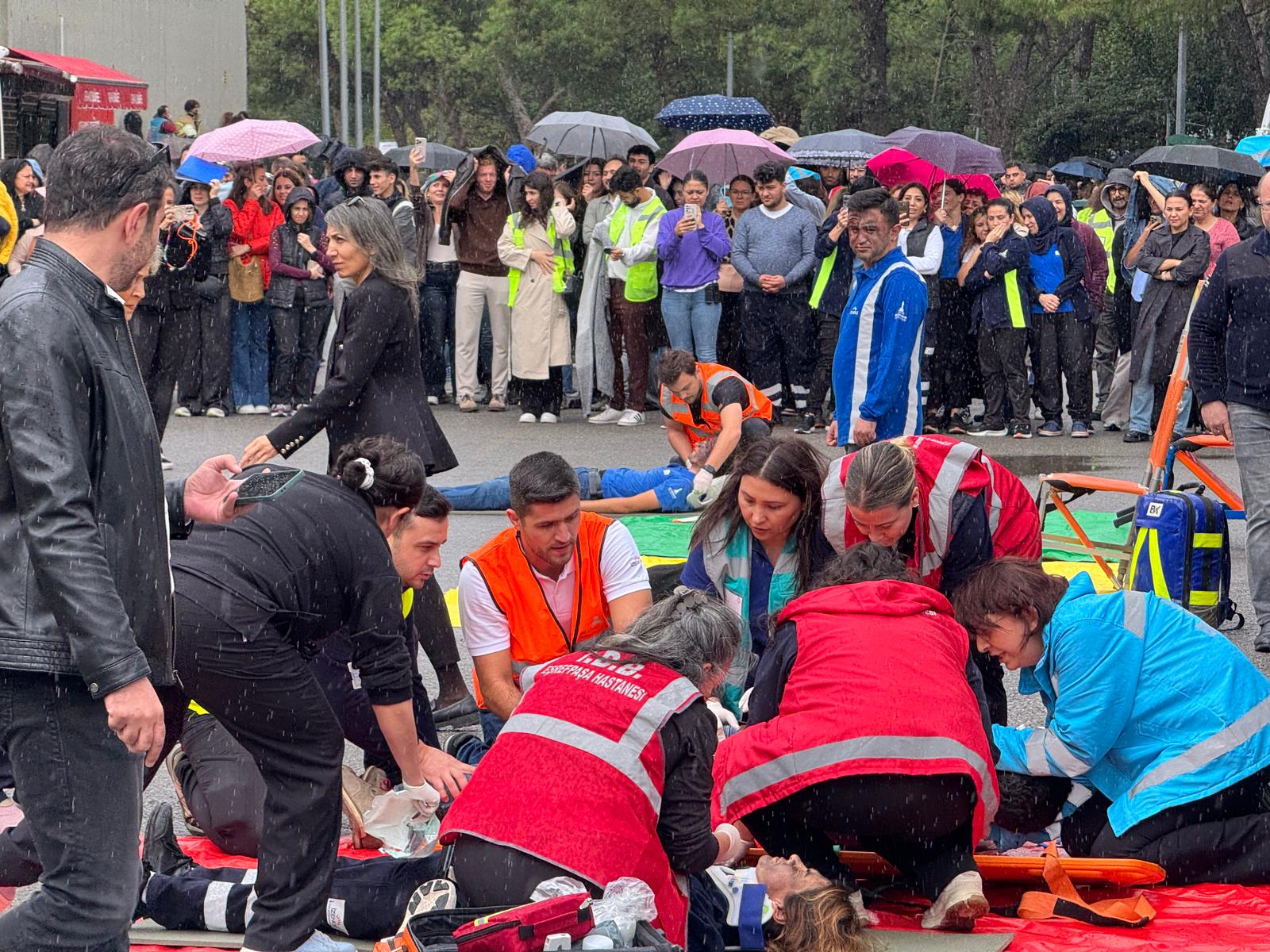 İZMİR BÜYÜKŞEHİR BELEDİYESİ’NDEN AFETE HAZIRLIK TATBİKATI