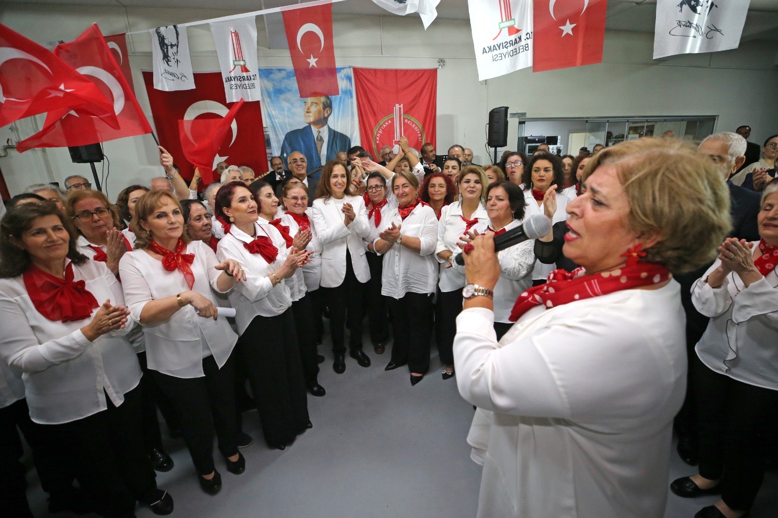 Karşıyaka’da 7’den 77’ye Cumhuriyet coşkusu!