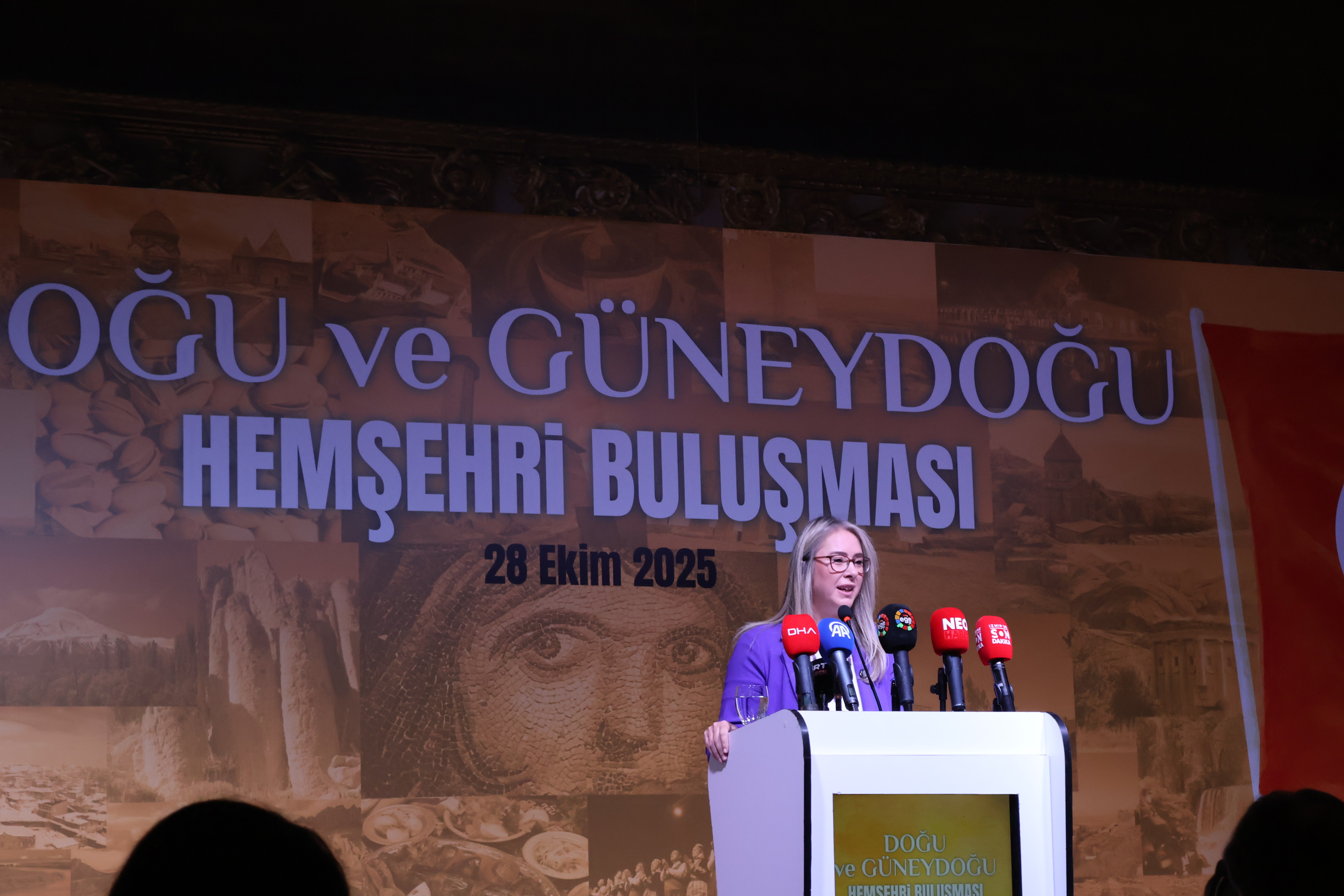 İzmir'de "Büyük Kardeşlik" Buluşması: Birlik, Dayanışma ve Umut Mesajı