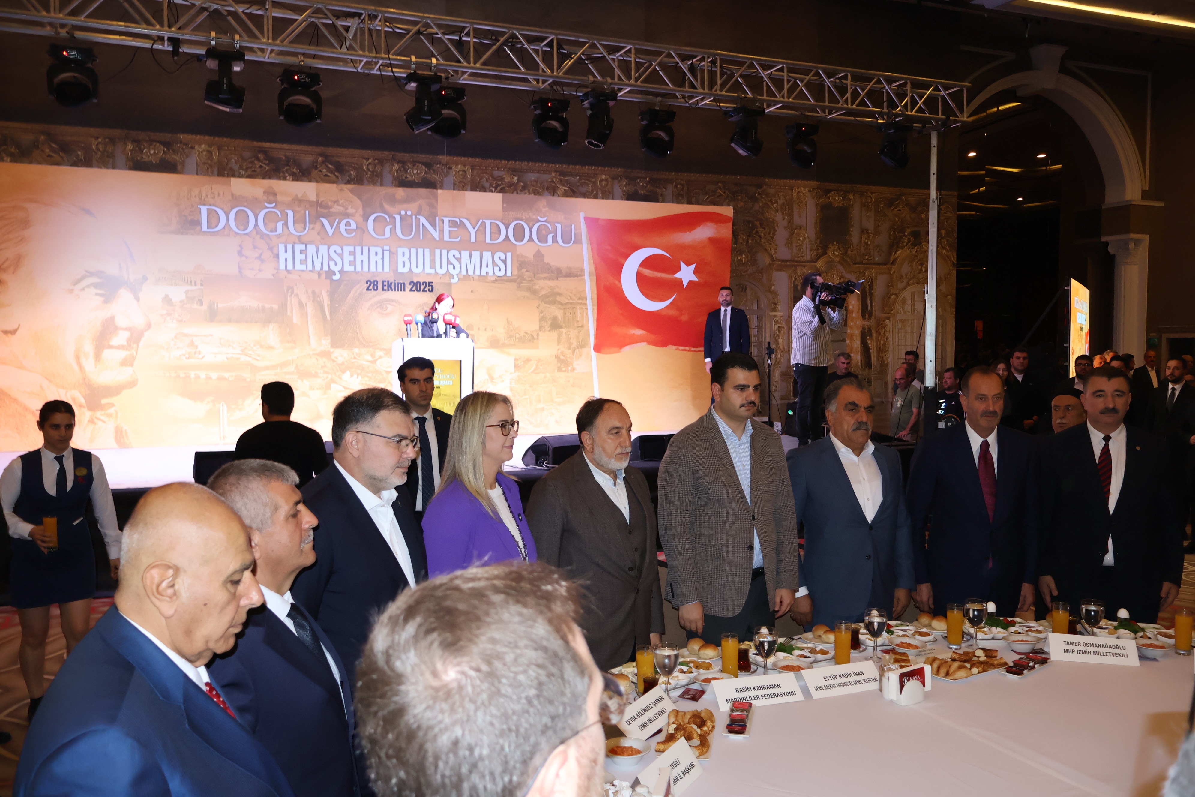 İzmir'de "Büyük Kardeşlik" Buluşması: Birlik, Dayanışma ve Umut Mesajı