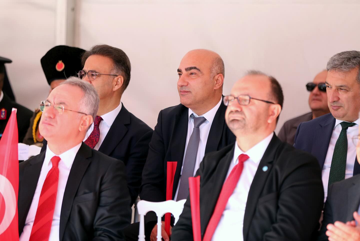 İzmir’de 29 Ekim Coşkusu: İl Sağlık Müdürlüğü’nden Cumhuriyet Kutlamalarına Katılım