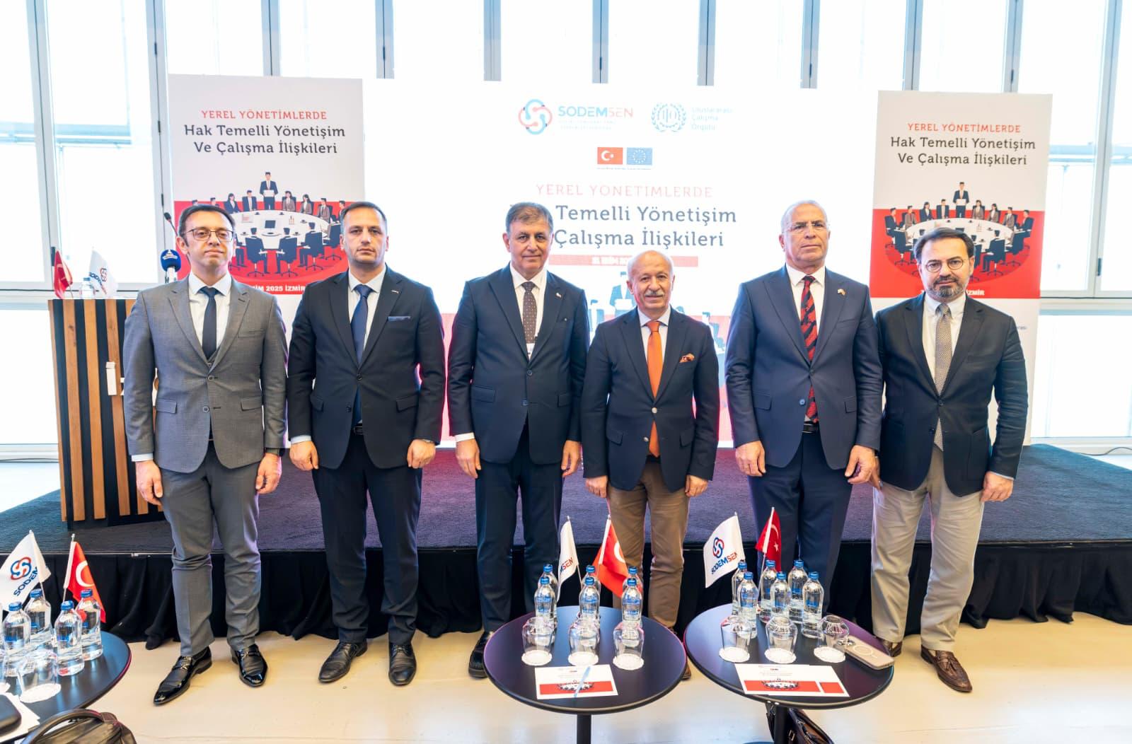 İZMİR BÜYÜKŞEHİR BELEDİYE BAŞKANI CEMİL TUGAY DEVRİM YAPTI!