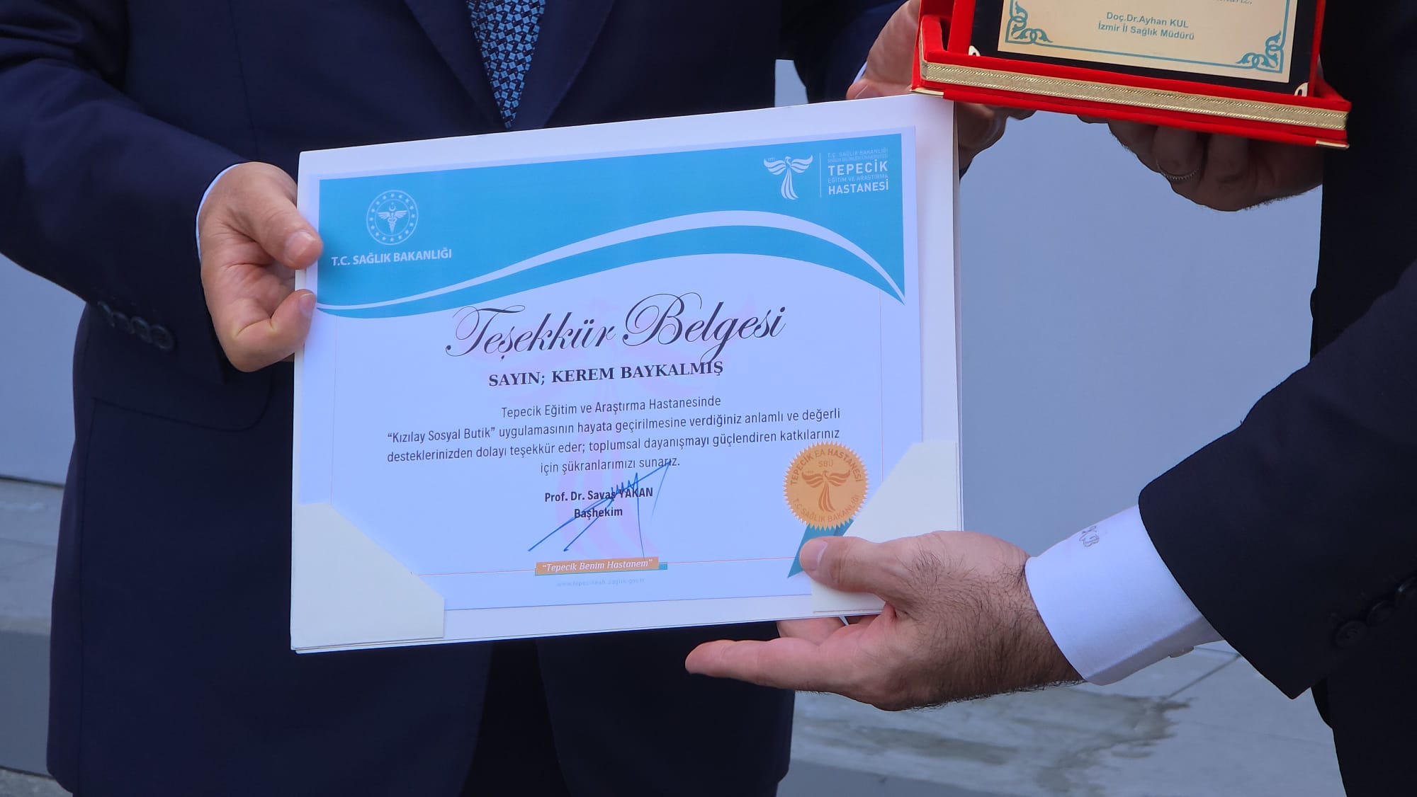 İzmir'de iyilik büyüyor: Kızılay Sosyal Butik kapılarını açtı