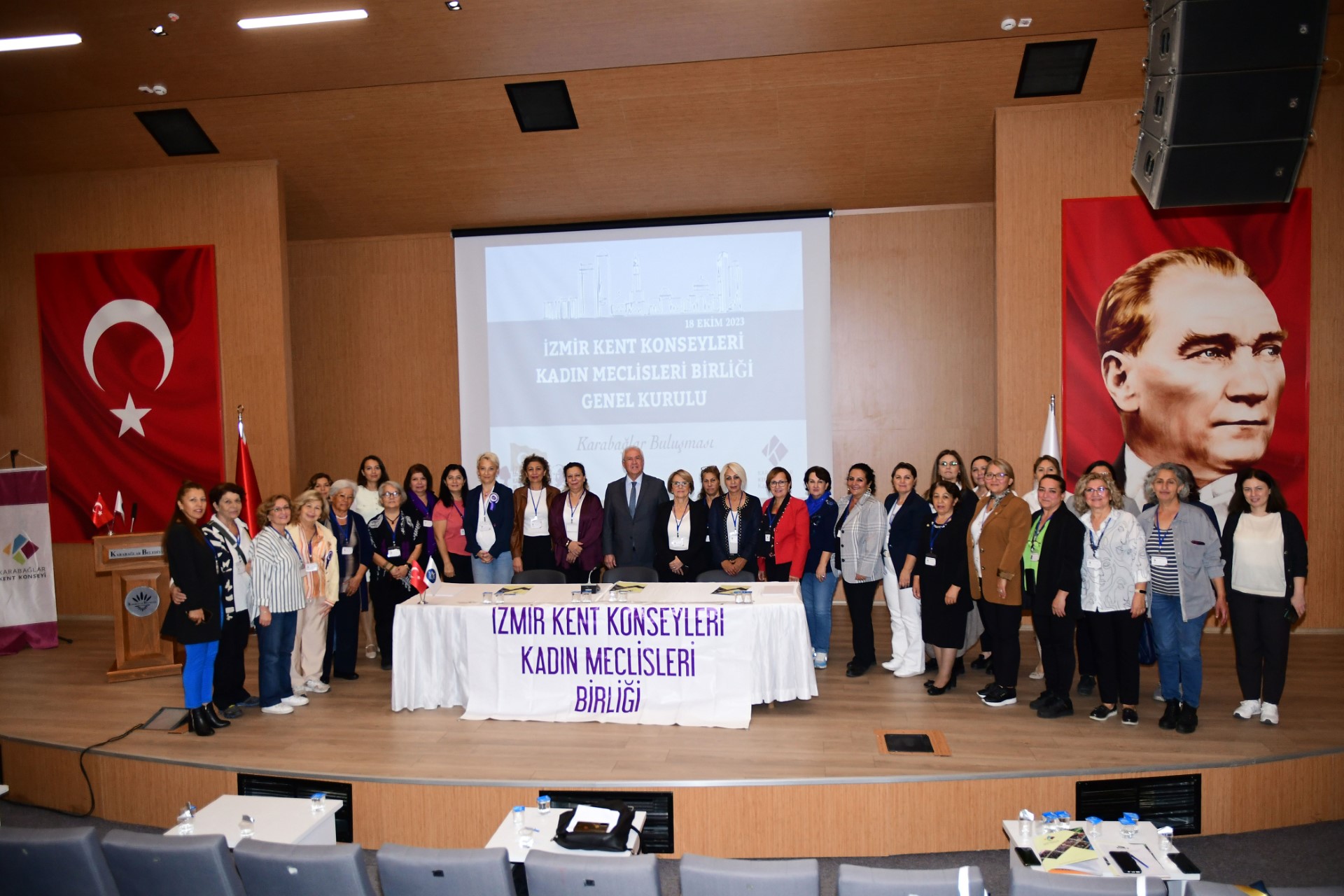 İzmir Kent Konseyleri Kadın Meclisleri Birliği Karabağlar'da toplandı