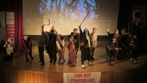 ‘‘ANADOLU KADINLARI’’ FOÇA TİYATRO SAHNESİNDE