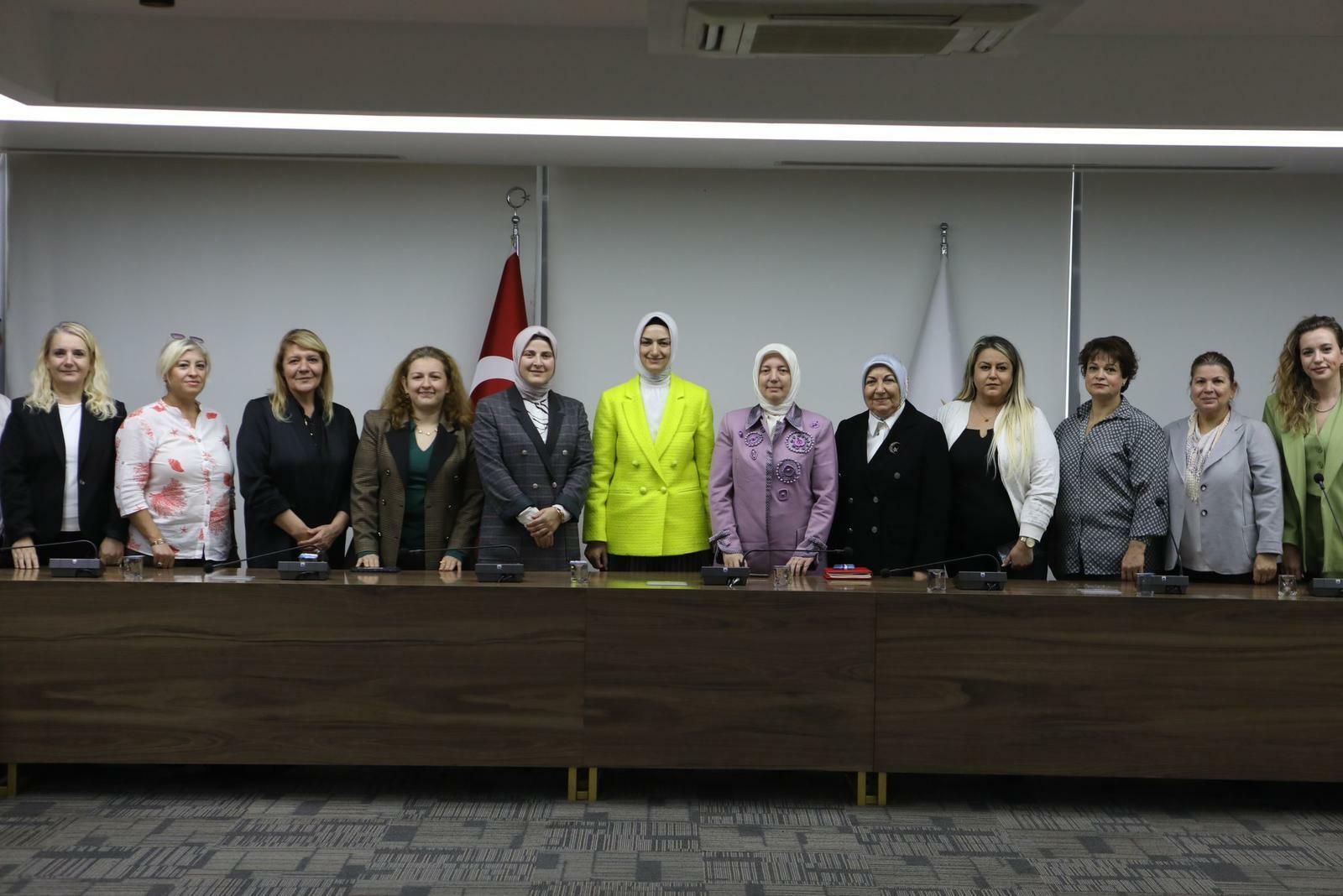 AK Parti İzmir Kadın Kollarında temayül heyecanı