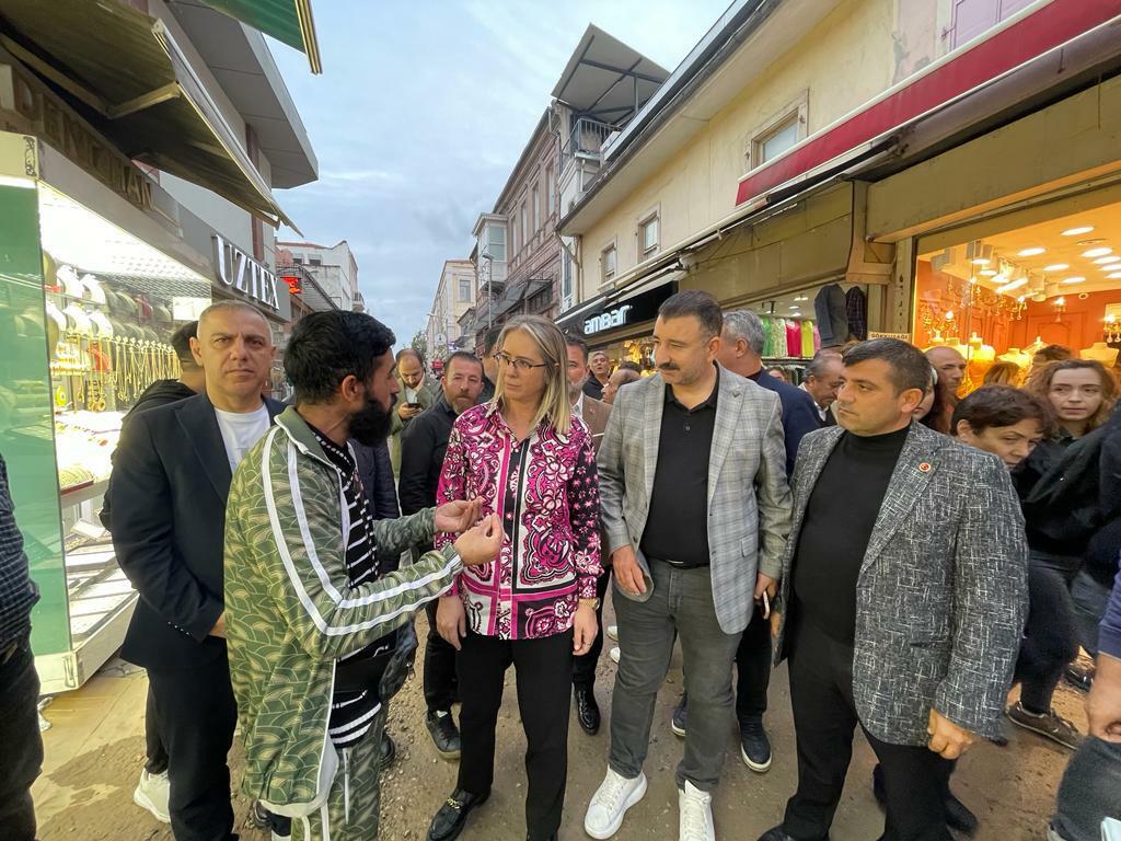 AK Partili Çankırı'dan CHP'li Başkan Soyer'e: Kemeraltı esnafı seni bekliyor, hadi gel yürü bakalım burada