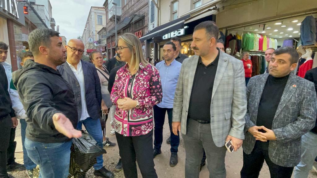 AK Partili Çankırı'dan CHP'li Başkan Soyer'e: Kemeraltı esnafı seni bekliyor, hadi gel yürü bakalım burada