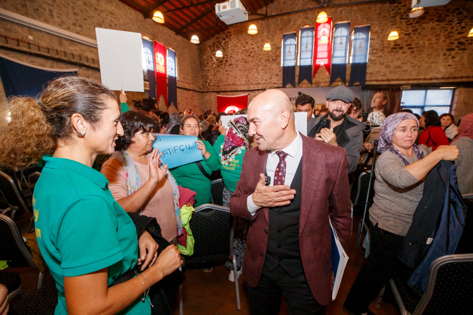 Soyer: “Çocuklarınızı sütsüz, kooperatiflerimizi öksüz bırakmayacağız”