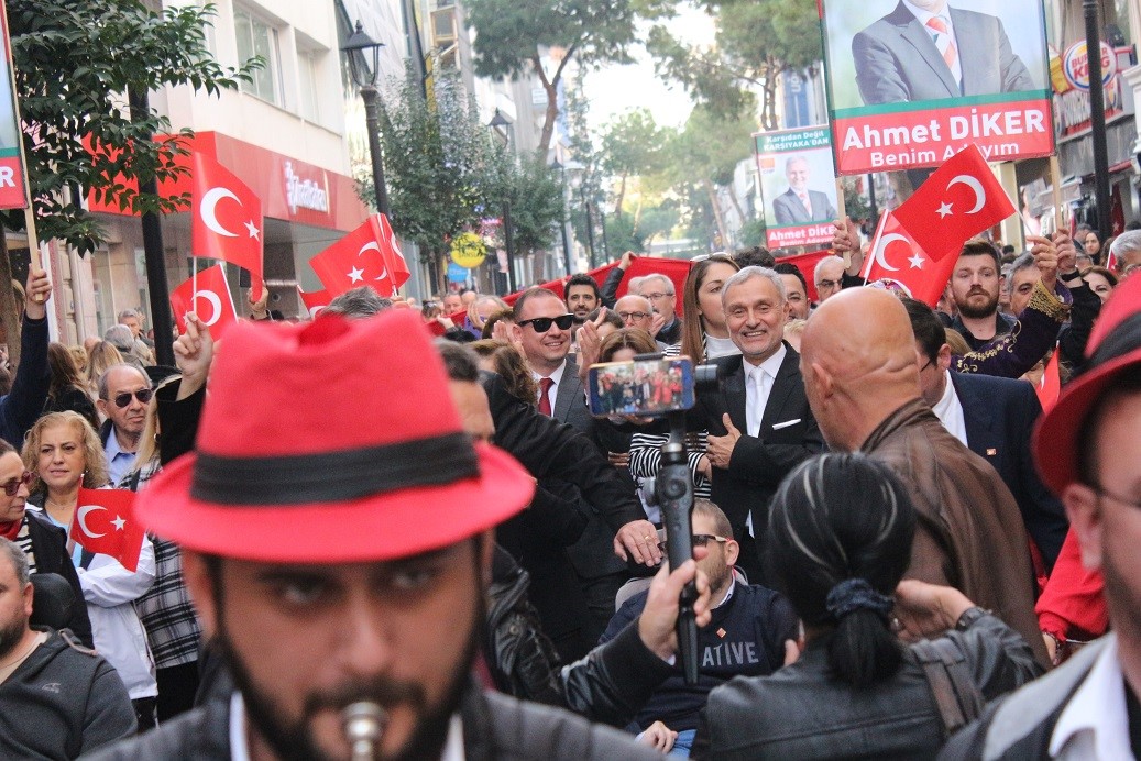 Ahmet Diker’den Miting Gibi Adaylık Açıklaması