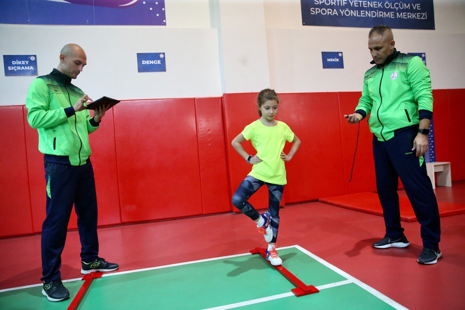 Karşıyaka Belediyesi Spor Merkezine yoğun ilgi