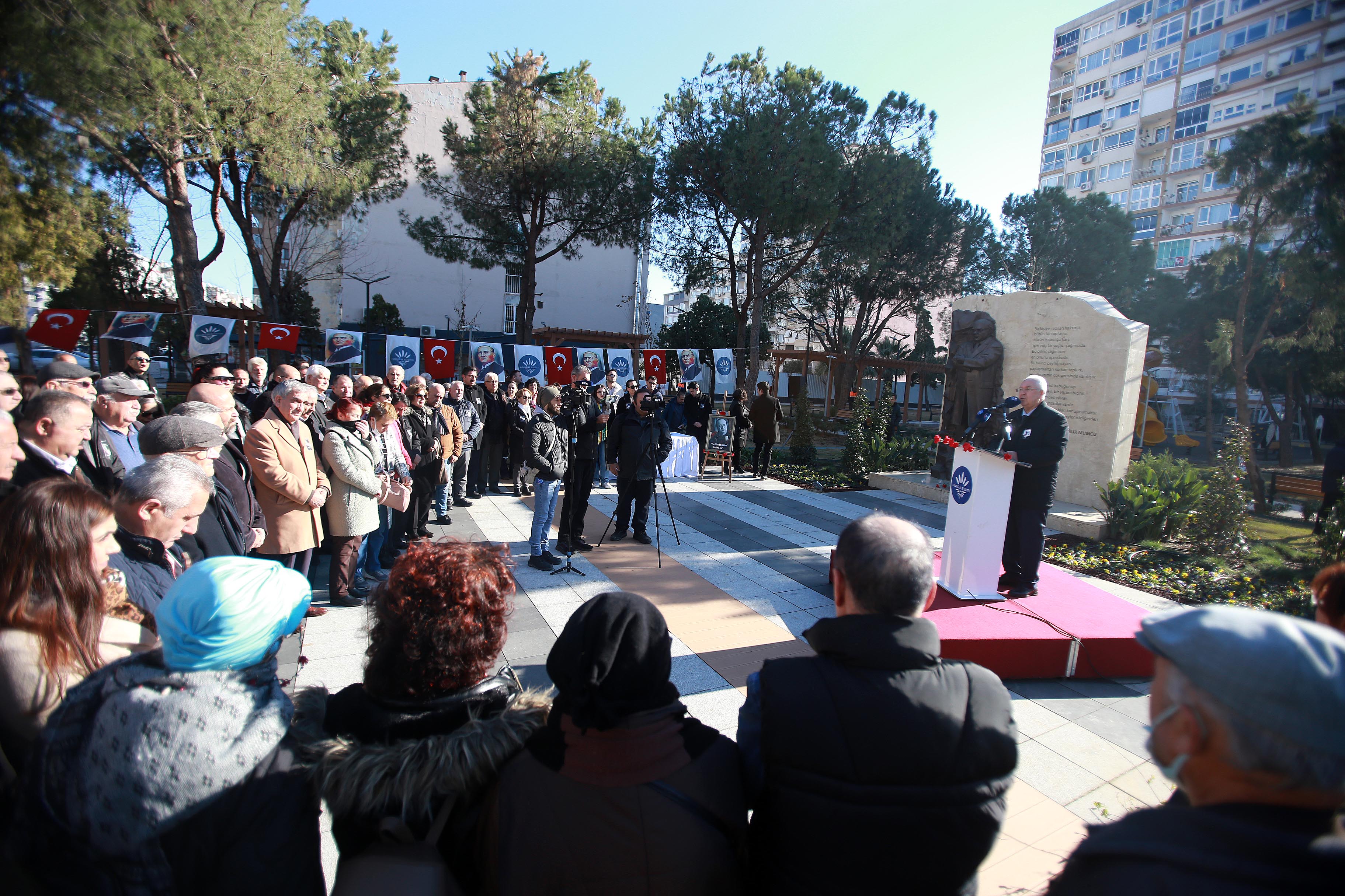 Uğur Mumcu Karabağlar'da özlemle anıldı