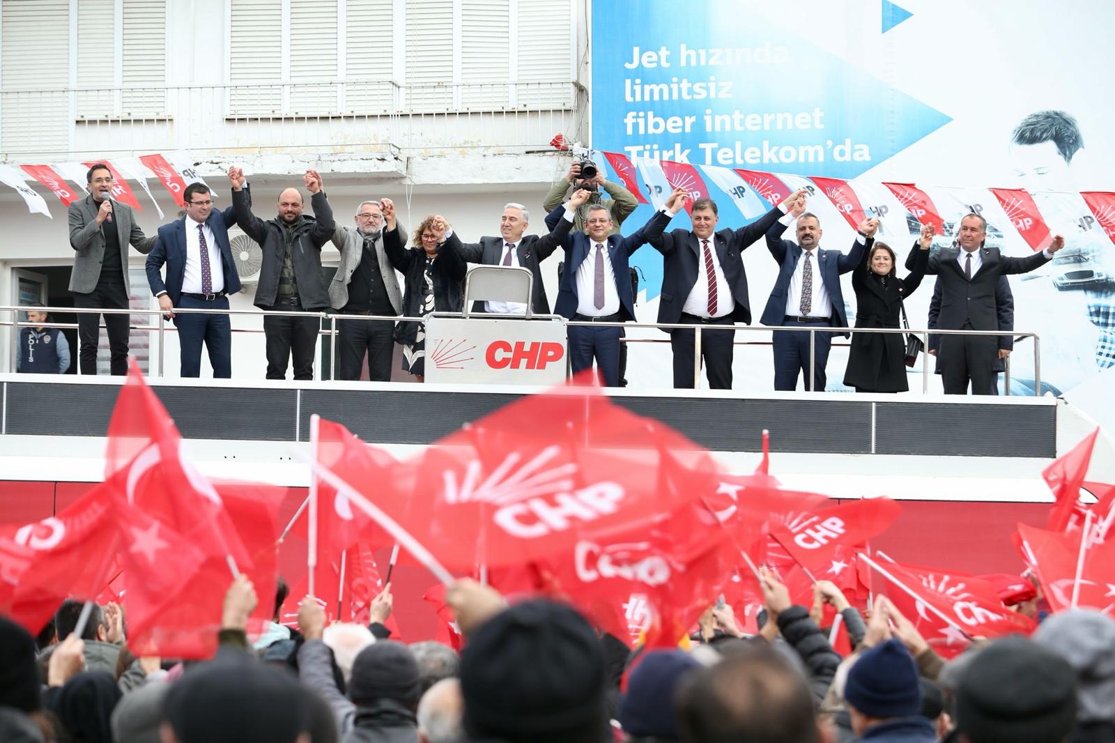 Özel'den bayram ikramiyesinin 3000 TL olmasına tepki