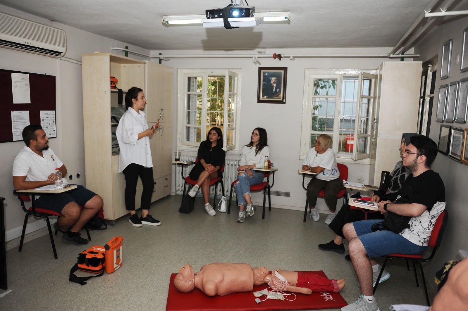 Karşıyaka'da ilk yardım kursları aralıksız devam ediyor