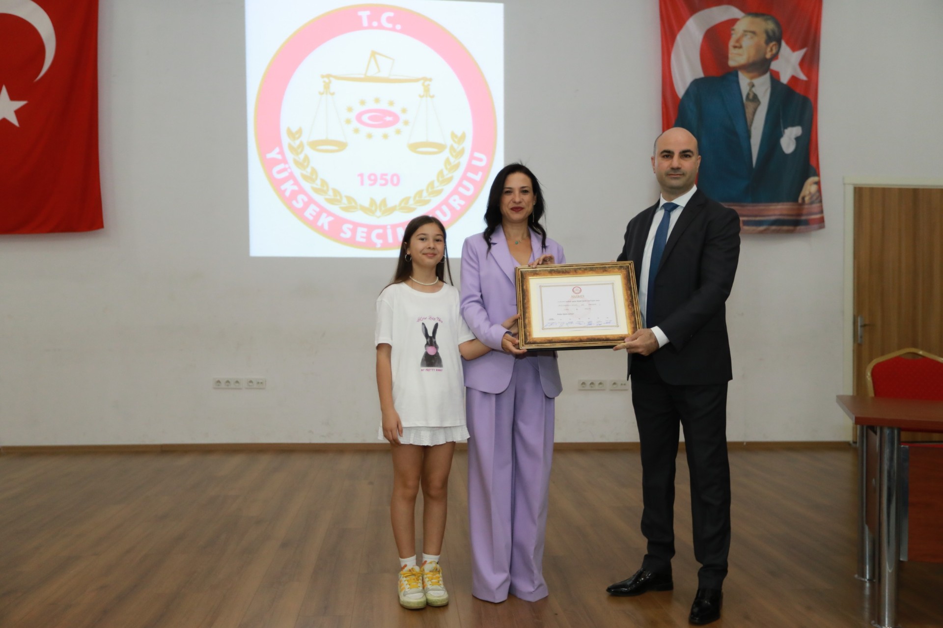 Filiz Ceritoğlu Sengel, mazbatasını aldı