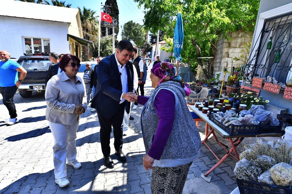 Başkan Tugay Karaburun'un köylerini ziyaret etti