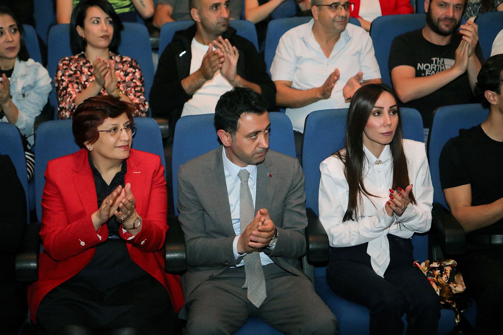 ‘Hasret Gültekin’ Bayraklı’da anıldı