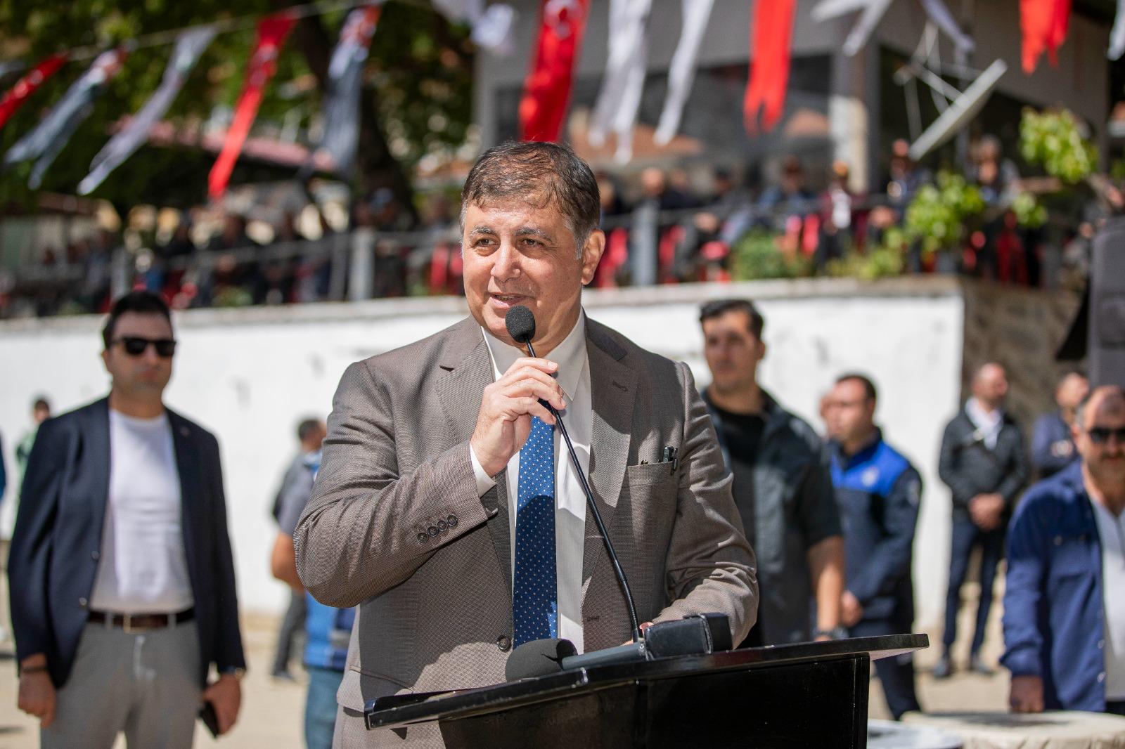 Başkan Tugay Ödemiş’te Helviş Bayramı’na katıldı