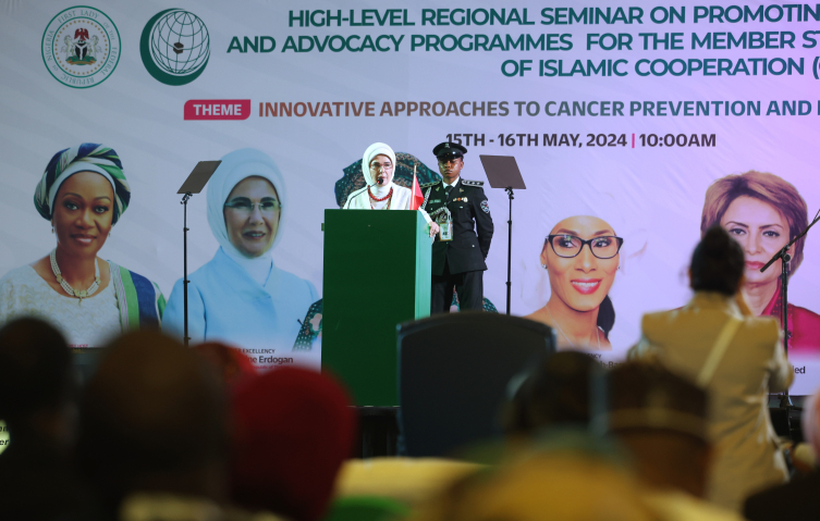 Emine Erdoğan'dan Nijerya'da kanserle mücadele çağrısı