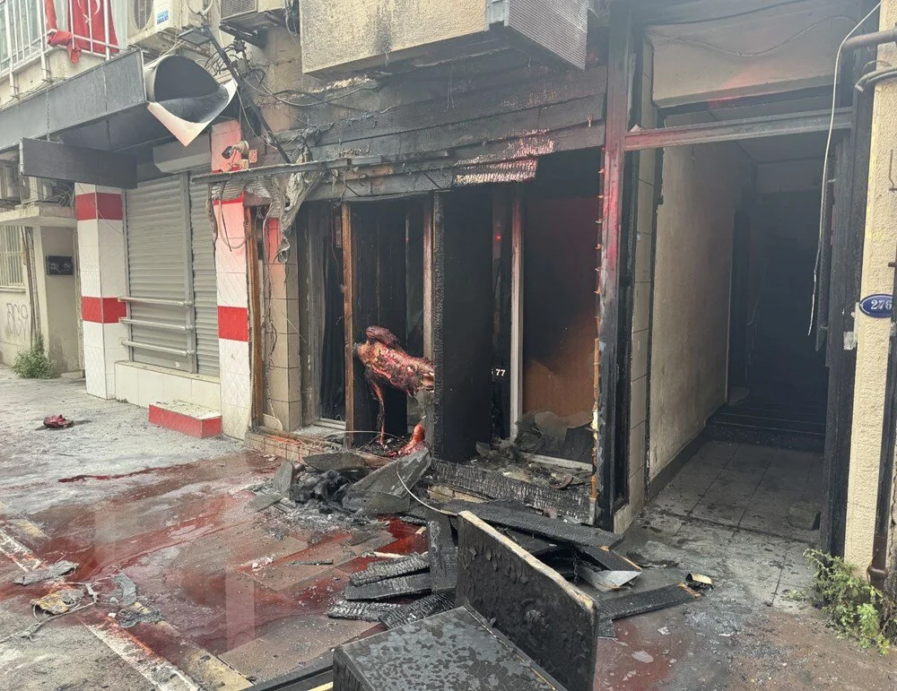 “Korku evinde” korku dolu anlar... Cayır cayır yandı