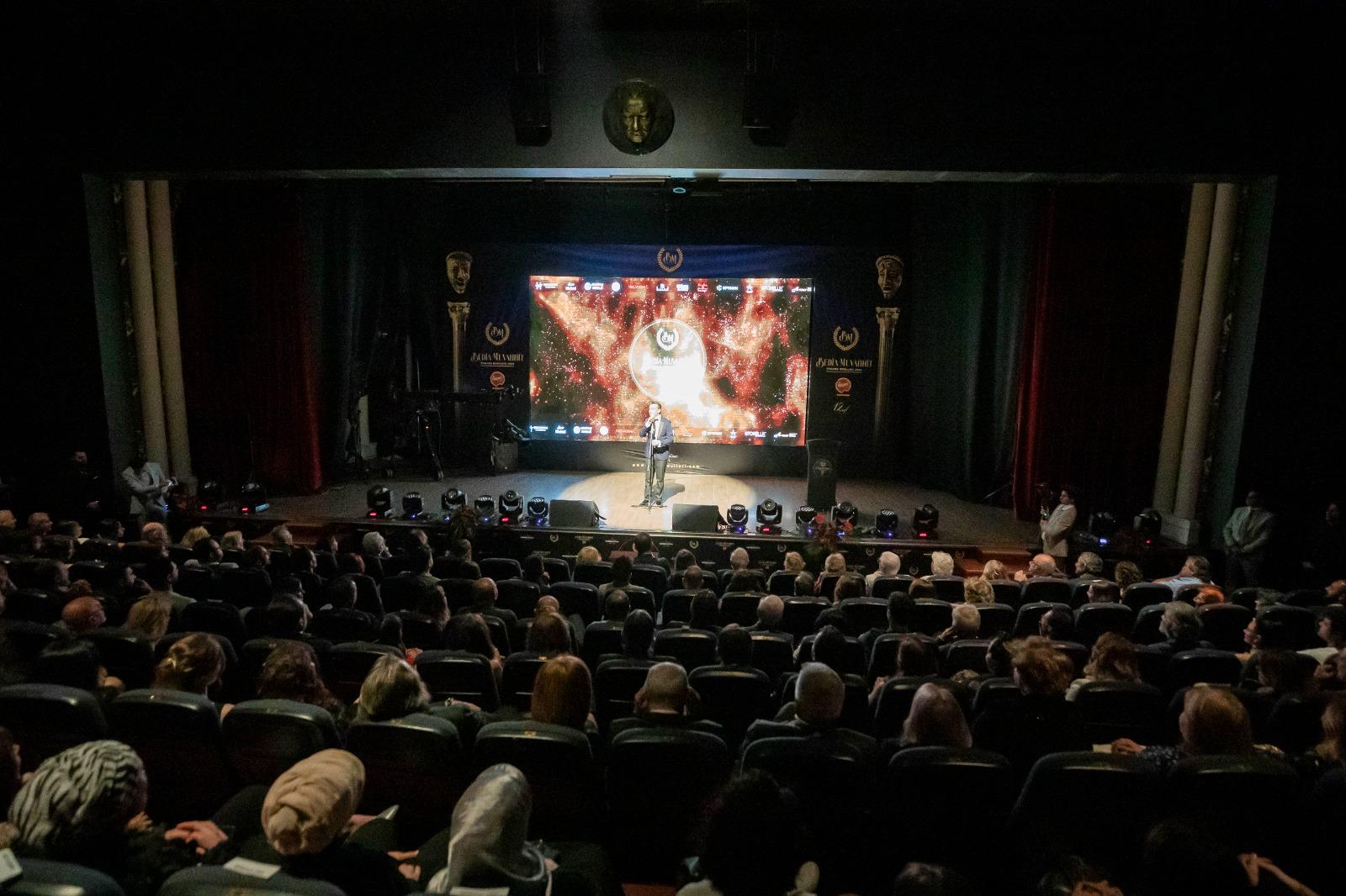 Başkan Tugay'a "Sanata Destek" Ödülü