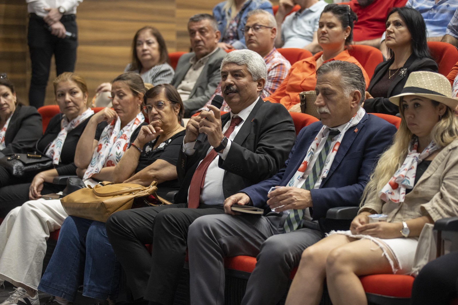 Başkan Mutlu muhtarlarla bir araya geldi