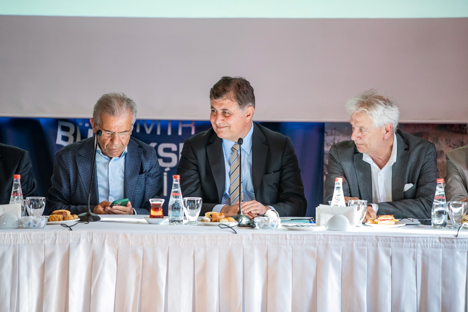 Başkan Tugay'dan açıklama: İzmir'i birlikte yöneteceğiz