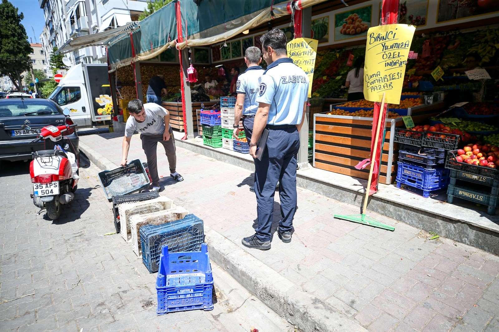 Karşıyaka’da 1 ayda 4 bin iş yerine denetim