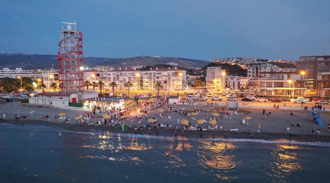 Güzelbahçe'de tatil yapacaklara müjde! : Şezlong, şemsiye ücretsiz