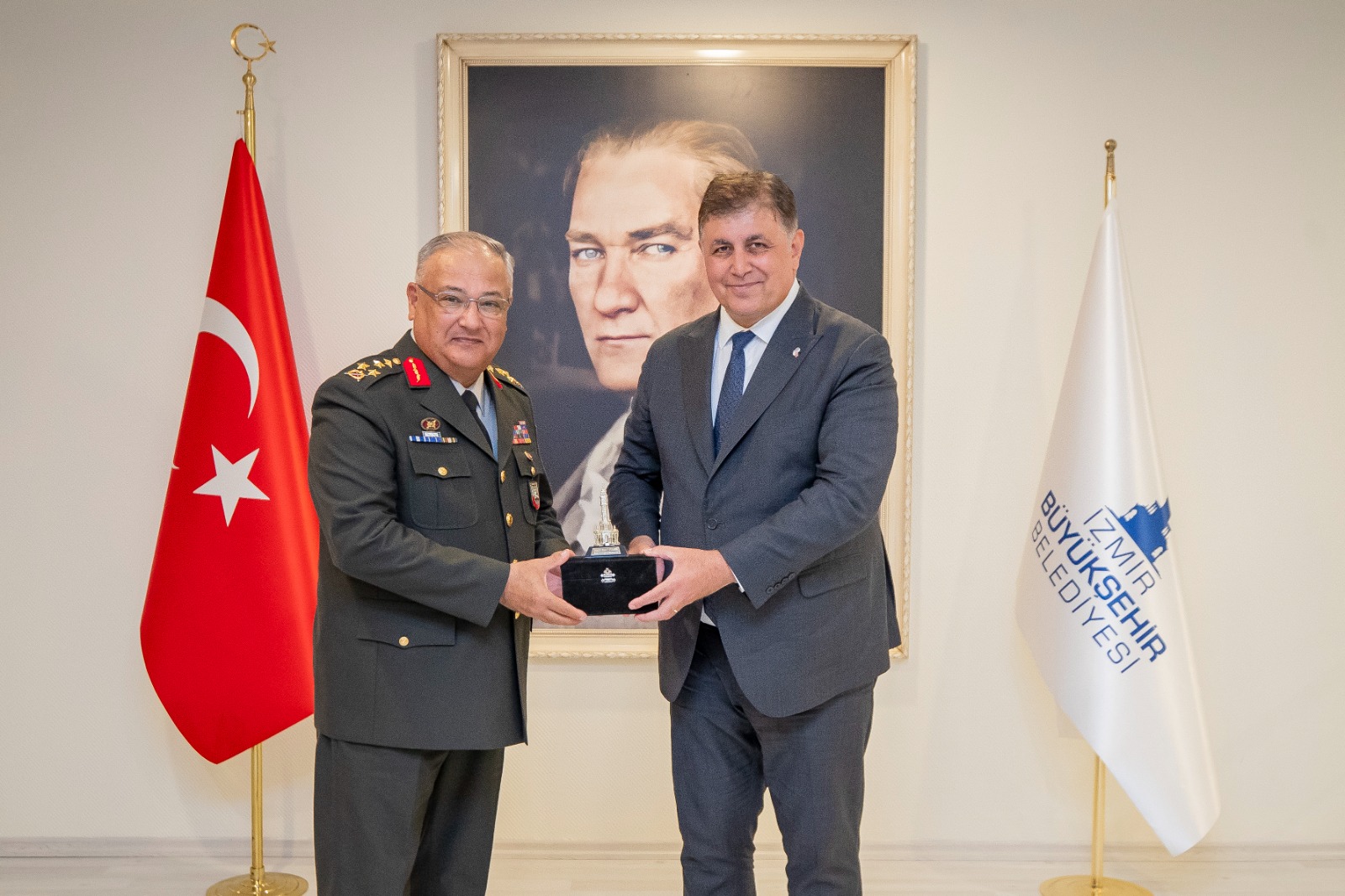 Orgeneral Kemal Yeni'den Başkan Tugay'a ziyaret