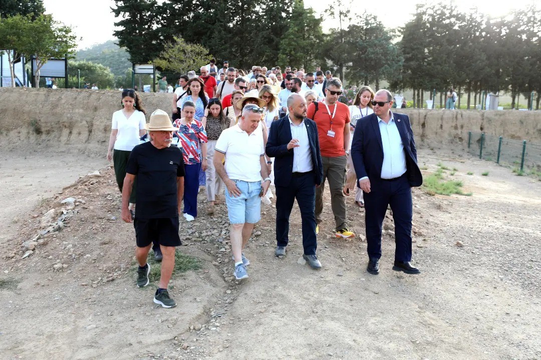 Menderes Belediyesi’nden Klaros’un Tanıtımına Destek