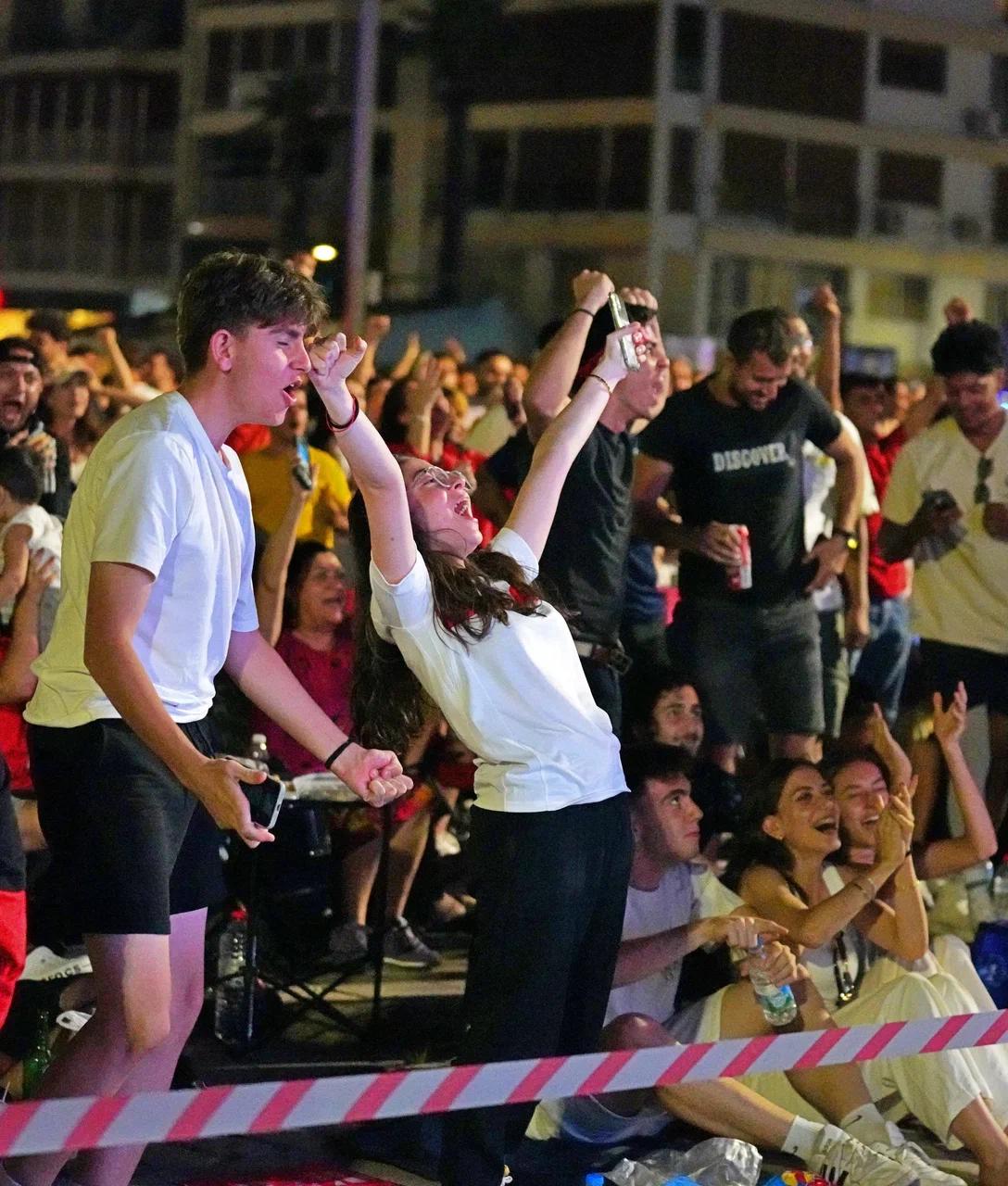 Milli Takım İzmirlileri sevince boğdu