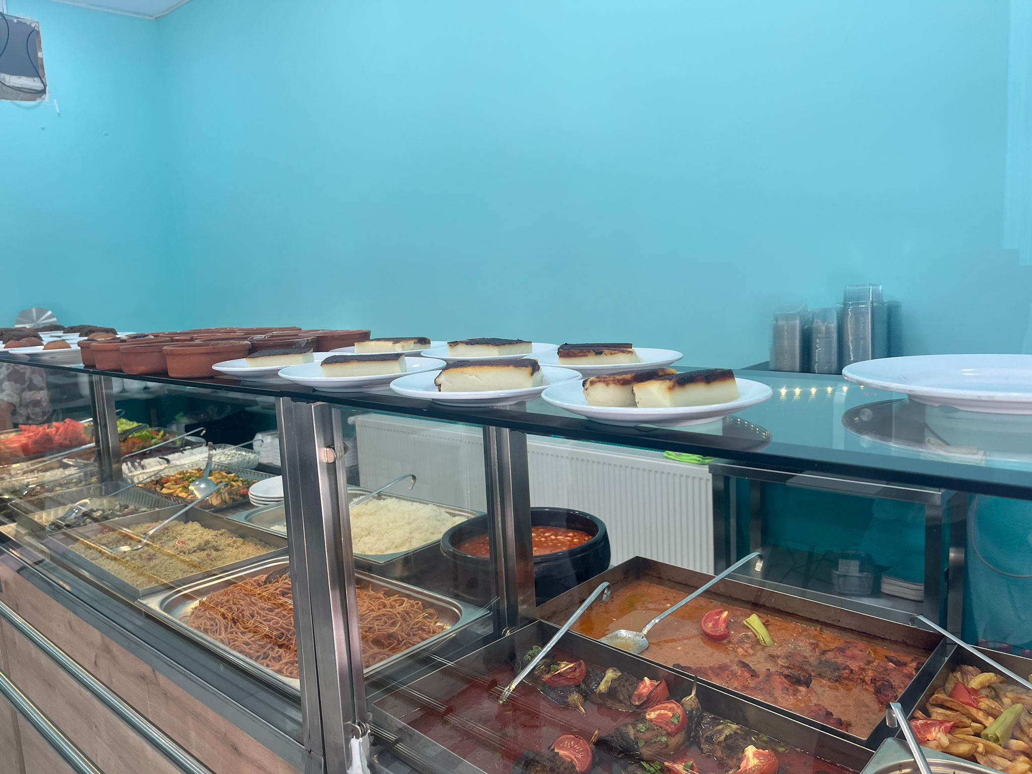 Alsancak'ta Lezzet ve Kalitenin Aile Dostu Buluşma Noktası: "Meş'ale"