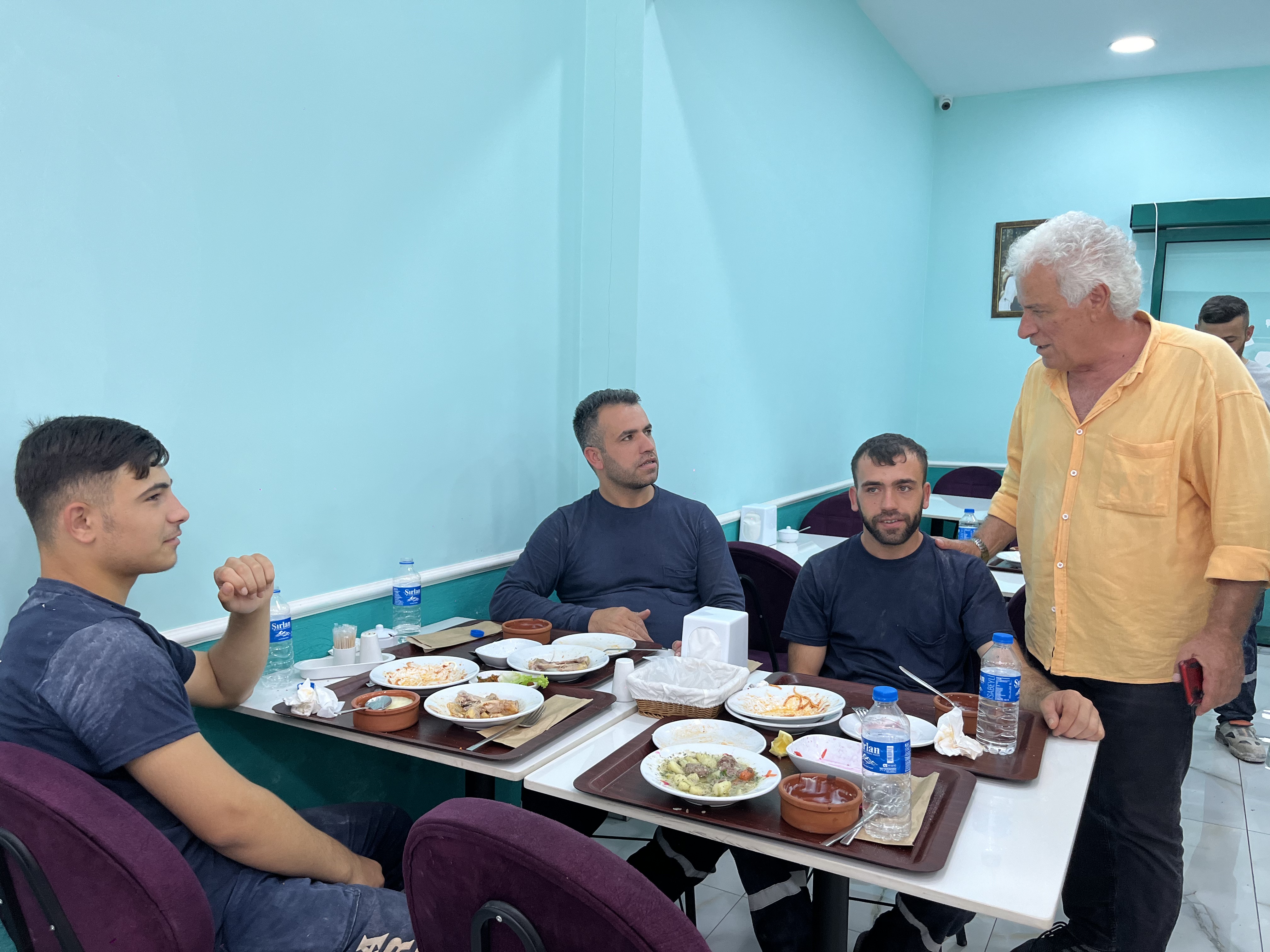 Alsancak'ta Lezzet ve Kalitenin Aile Dostu Buluşma Noktası: "Meş'ale"