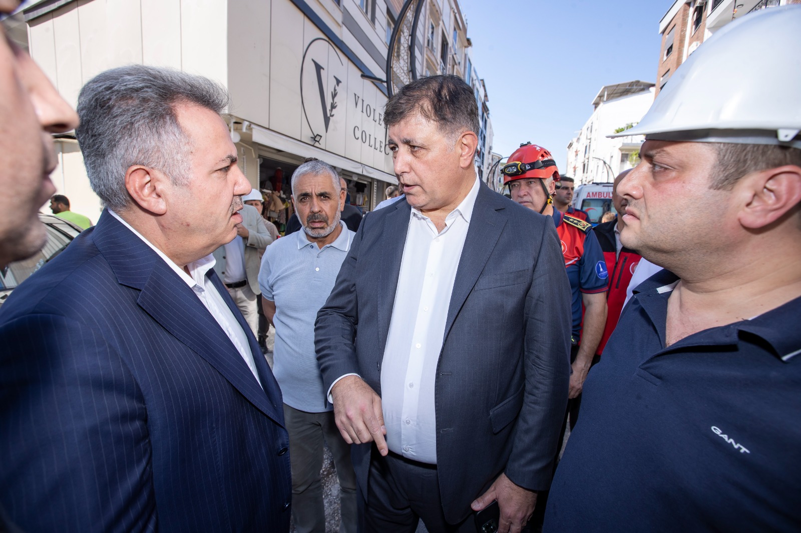 Başkan Tugay patlamanın yaşandığı bölgede inceleme yaptı, yaralıları ziyaret etti