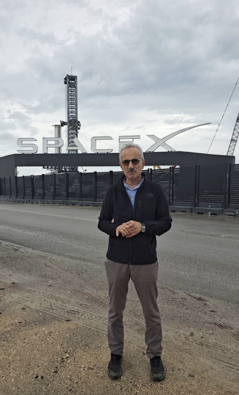 Bakan Uraloğlu, SpaceX'in üretim ve fırlatma tesisini inceledi