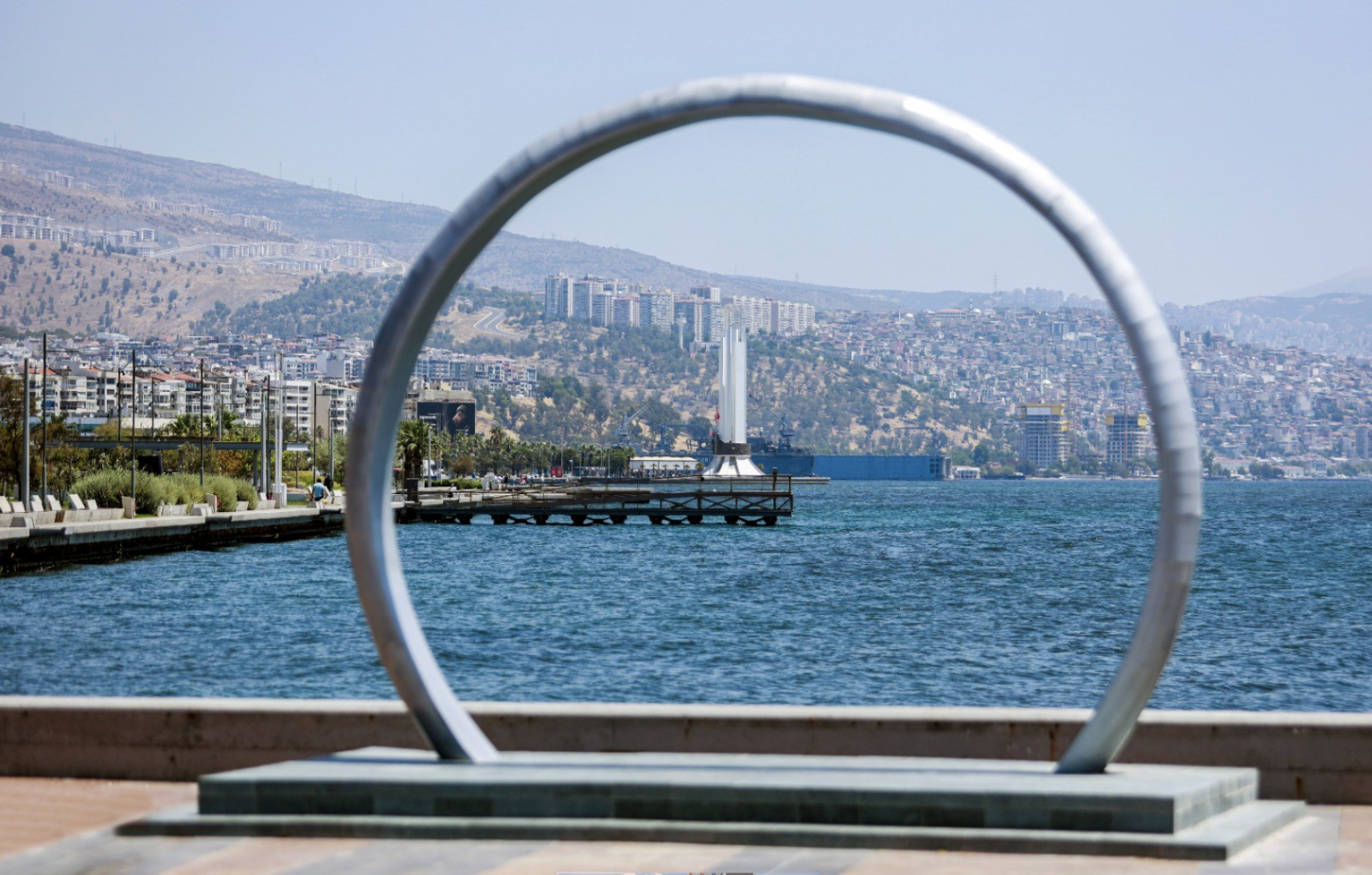 Simge yüzük Karşıyaka Nikah Sarayı’na geri döndü