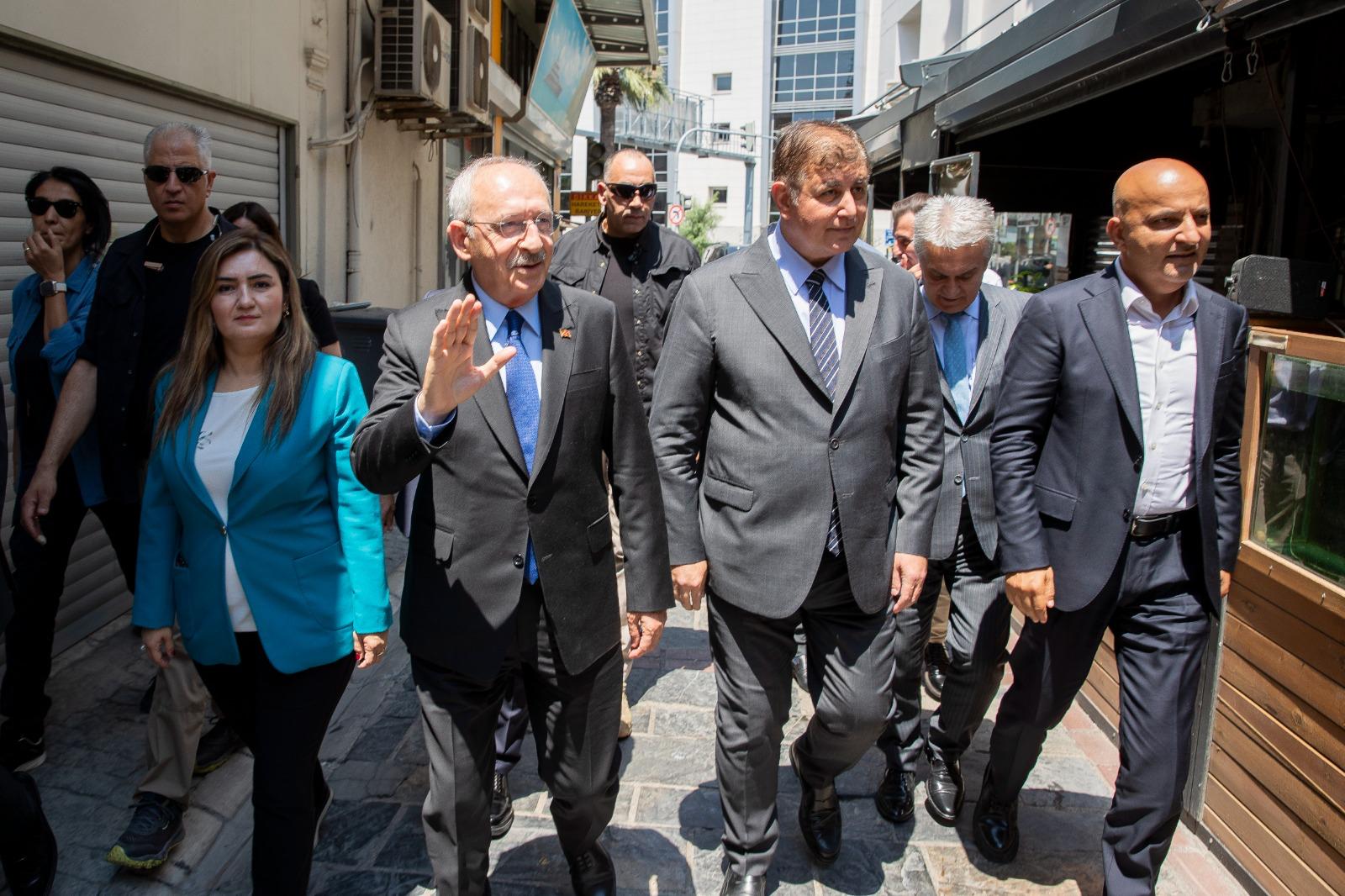 CHP’nin 7’nci Genel Başkanı Kemal Kılıçdaroğlu İzmir’de Büyükşehir Belediyesi’ni ziyaret etti