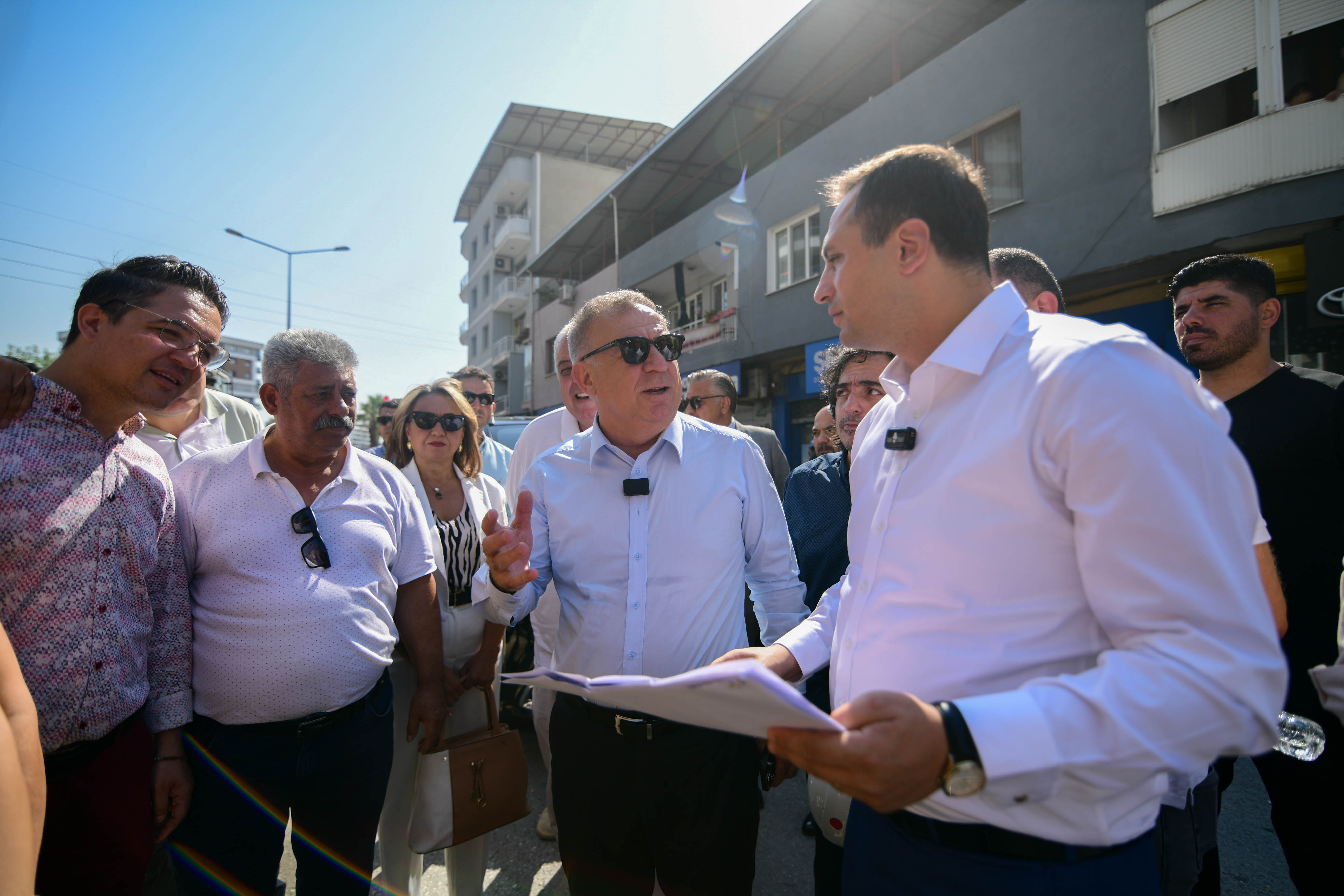 Zeybek Bornova’yı ziyaret etti, yatırımları yerinde inceledi