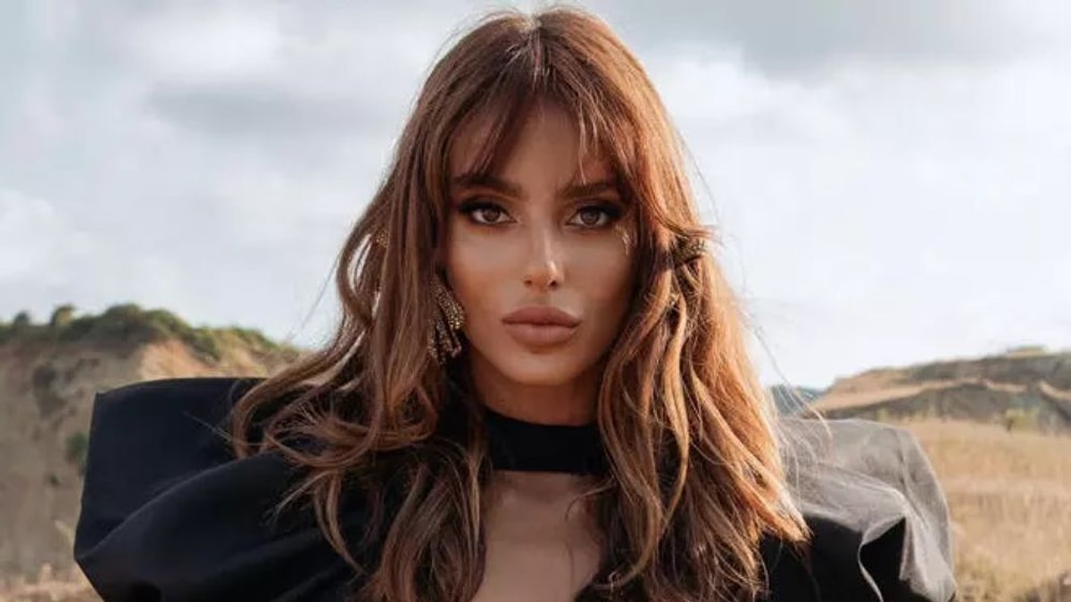 Aşklarının Tescillenmesiyle İltifat Yağmuruna Başlayan Bestemsu Özdemir, Burak Deniz'i Öve Öve Bitiremedi