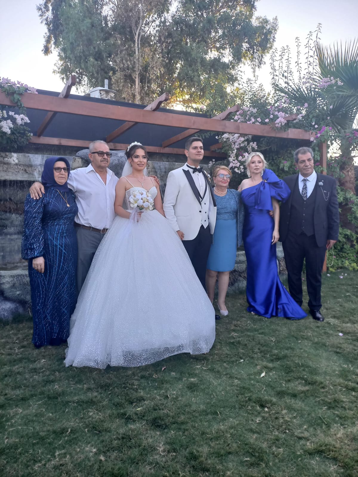 Uslu ve Akdeniz ailelerinin mutlu günü : Deniz ve Doğukan dünya evine girdi