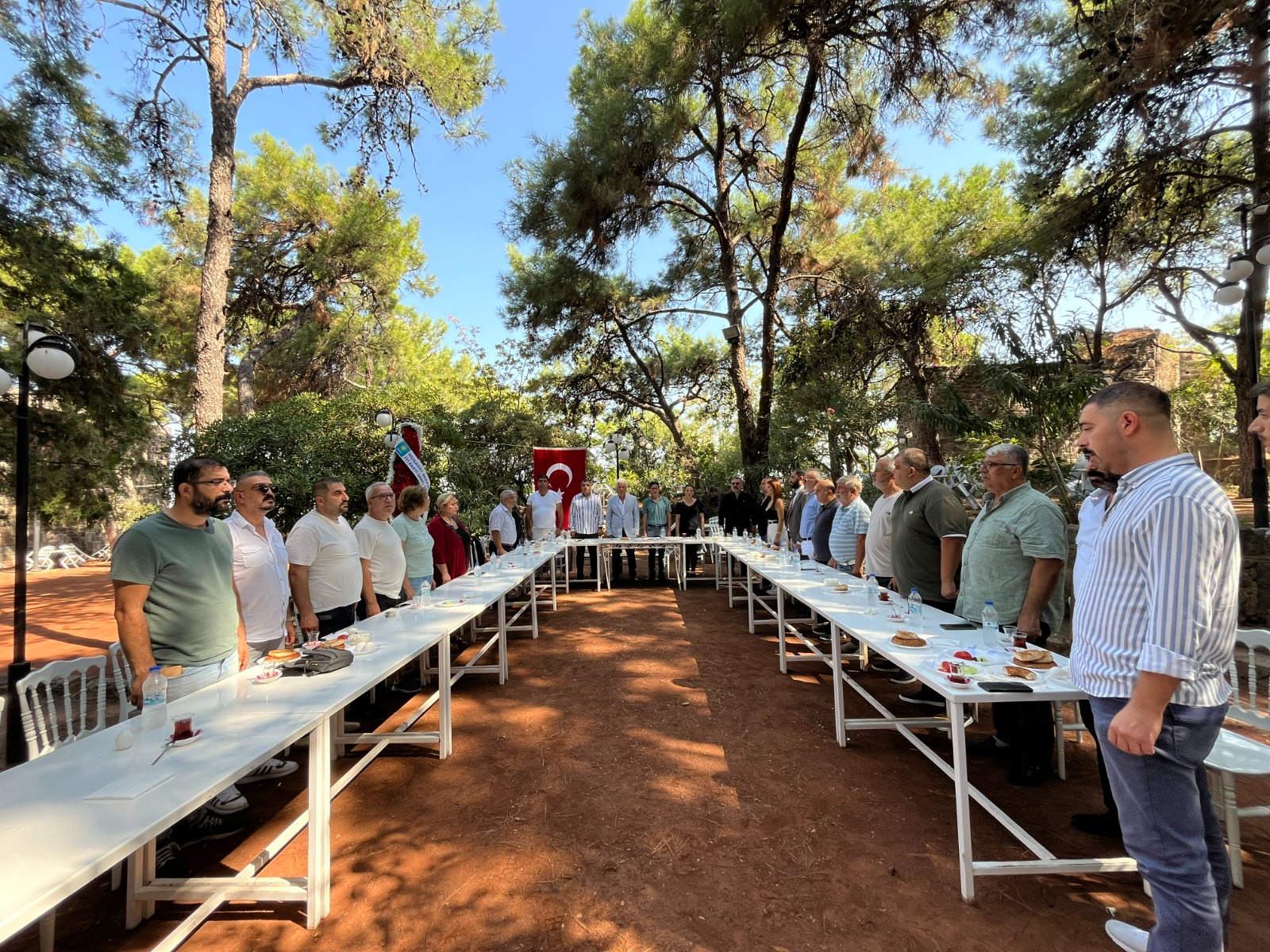 Kadifekale Yaşatma ve Kalkındırma Derneği Genel Kurul toplantısı gerçekleşti: Salih Erkek güven tazeledi